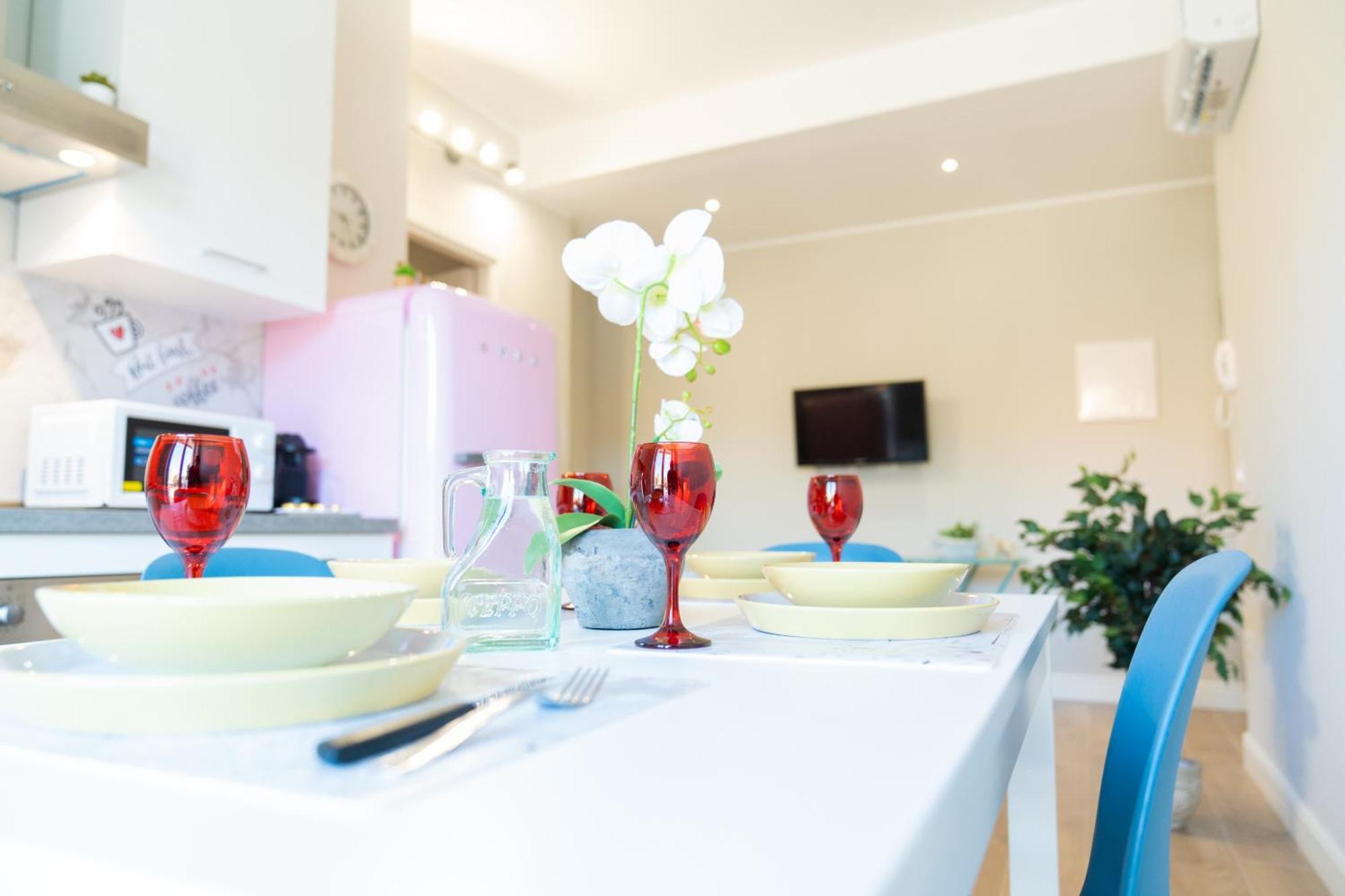 Casa Luna Nel Cuore Di Cagliari A 10 Minuti In Macchina Dalle Spiagge Piu Belle ภายนอก รูปภาพ
